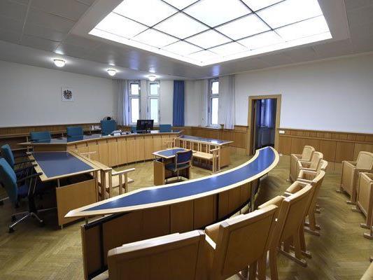 Ex-Frau eines Anwaltes bekannte sich nicht schuldig - Verhandlung auf Freitag vertagt