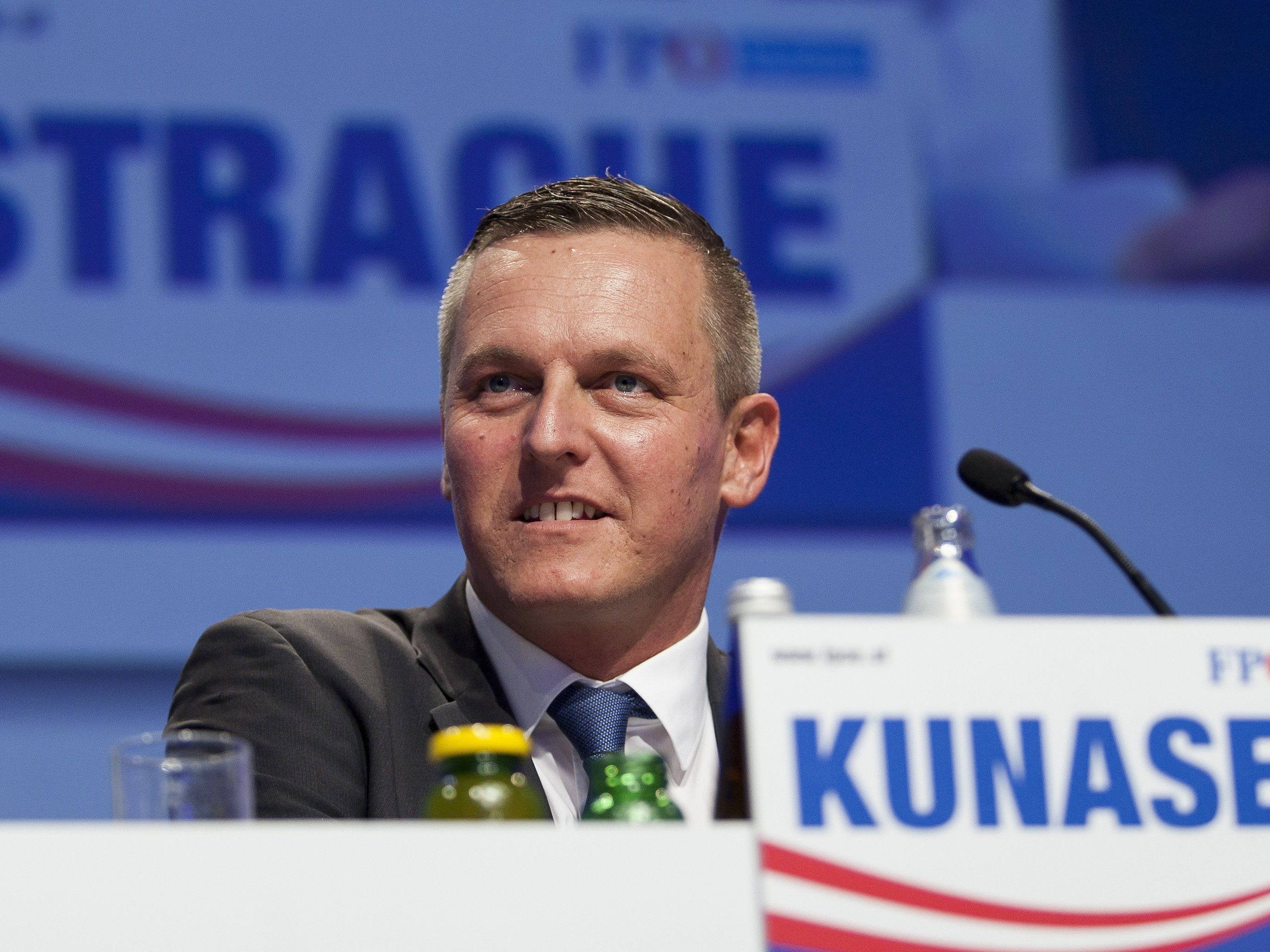 Mario Kunasek ist der FPÖ-Spitzenkandidat bei der steirischen Landtagswahl 2015. Mario Kunasek ist der FPÖ-Spitzenkandidat bei der steirischen Landtagswahl 2015.