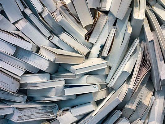 Zum Welttag des Buches wird eine Krimi-Anthologie verschenkt Zum Welttag des Buches wird eine Krimi-Anthologie verschenkt