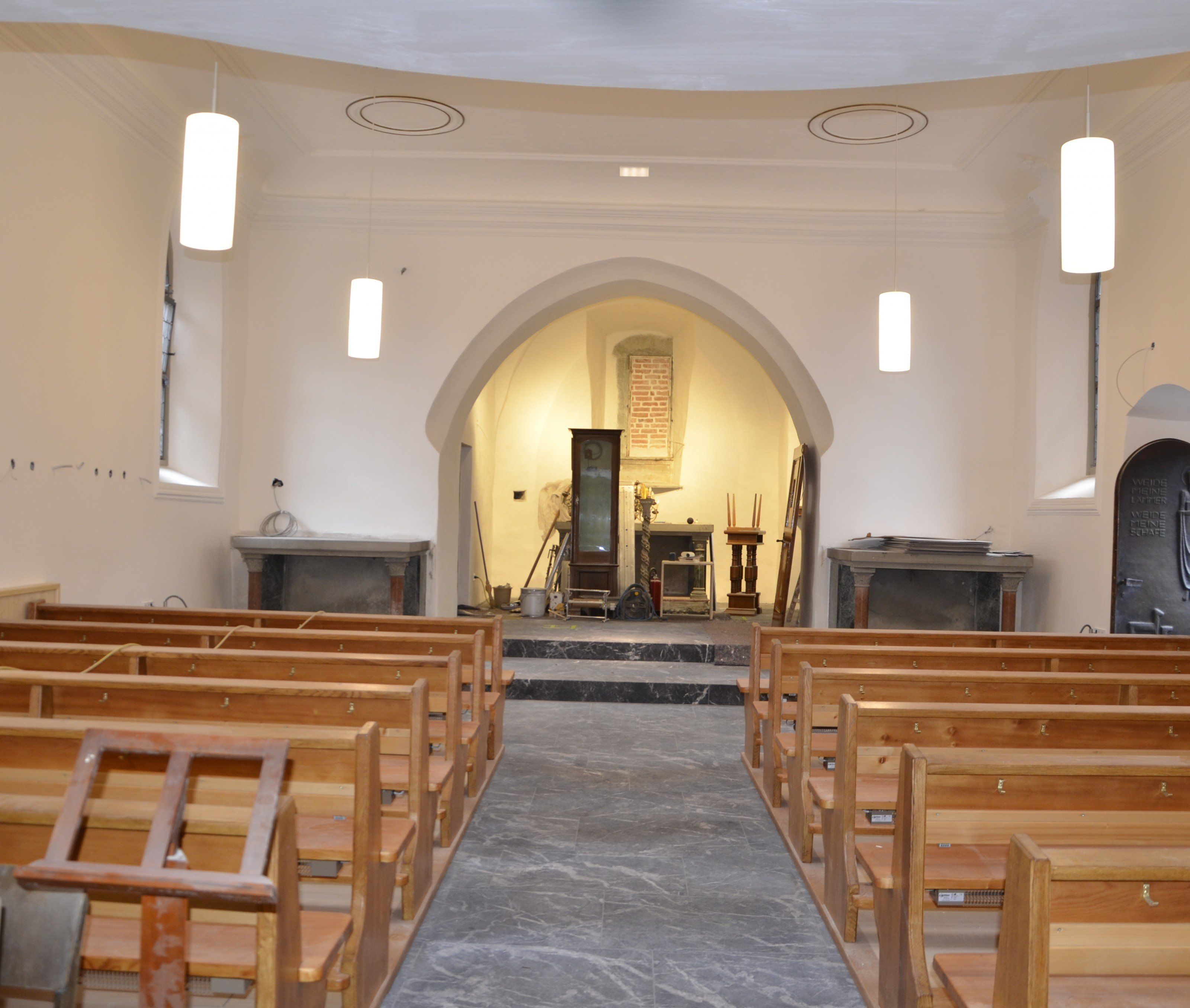 In der Rankweiler St. Peter Kirche wird diese Woche mit dem Einbau der Altäre begonnen. In der Rankweiler St. Peter Kirche wird diese Woche mit dem Einbau der Altäre begonnen.