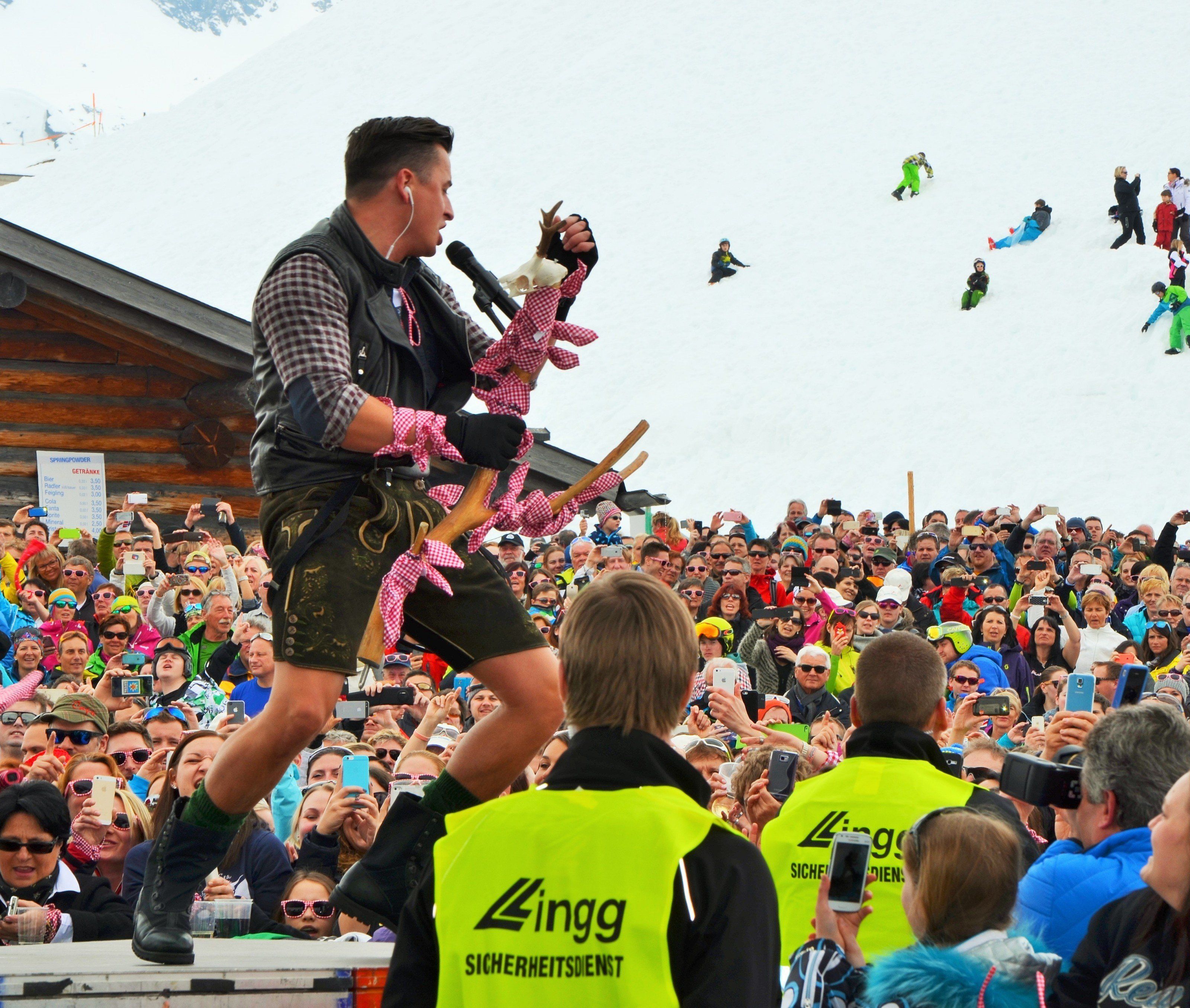 Andreas Gabalier live im Montafon beim Springpowder zum Saisonabschluss. Andreas Gabalier live im Montafon beim Springpowder zum Saisonabschluss.