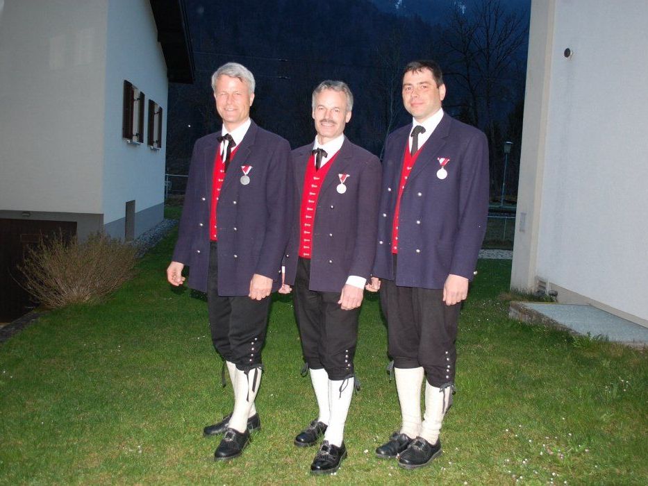 Drei Musiker wurden an diesem Abend für ihre langjährige Vereinstätigkeit geehrt. Drei Musiker wurden an diesem Abend für ihre langjährige Vereinstätigkeit geehrt.