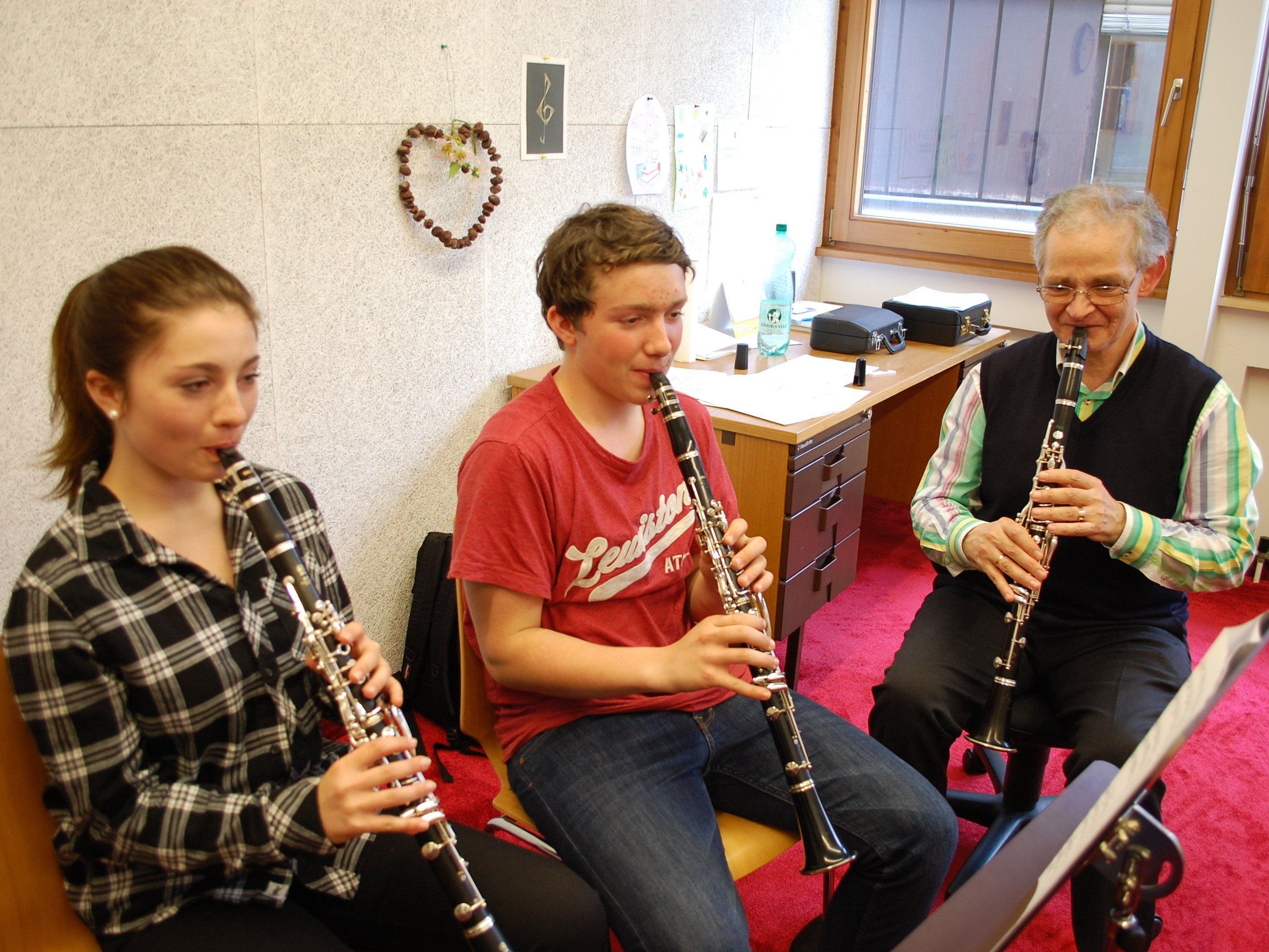 Zahlreiche Musikschüler gaben eine Kostprobe ihres Könnens. Zahlreiche Musikschüler gaben eine Kostprobe ihres Könnens.