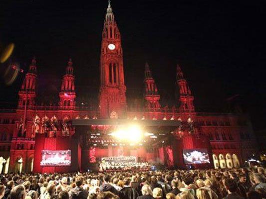 Im Eurovision Village am Wiener Rathausplatz findet eins der größten Public Viewings statt