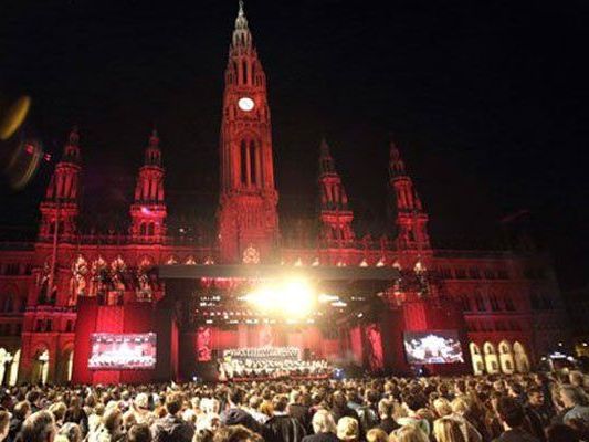 Im Eurovision Village am Wiener Rathausplatz findet eins der größten Public Viewings statt Im Eurovision Village am Wiener Rathausplatz findet eins der größten Public Viewings statt