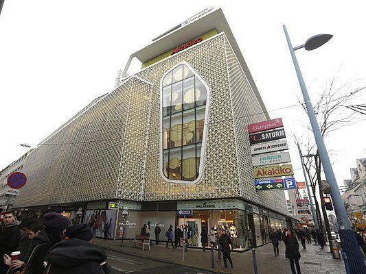 Im Gerngross auf der Mariahilfer Straße gibt es einen Life Ball-Pop Up-Store Im Gerngross auf der Mariahilfer Straße gibt es einen Life Ball-Pop Up-Store