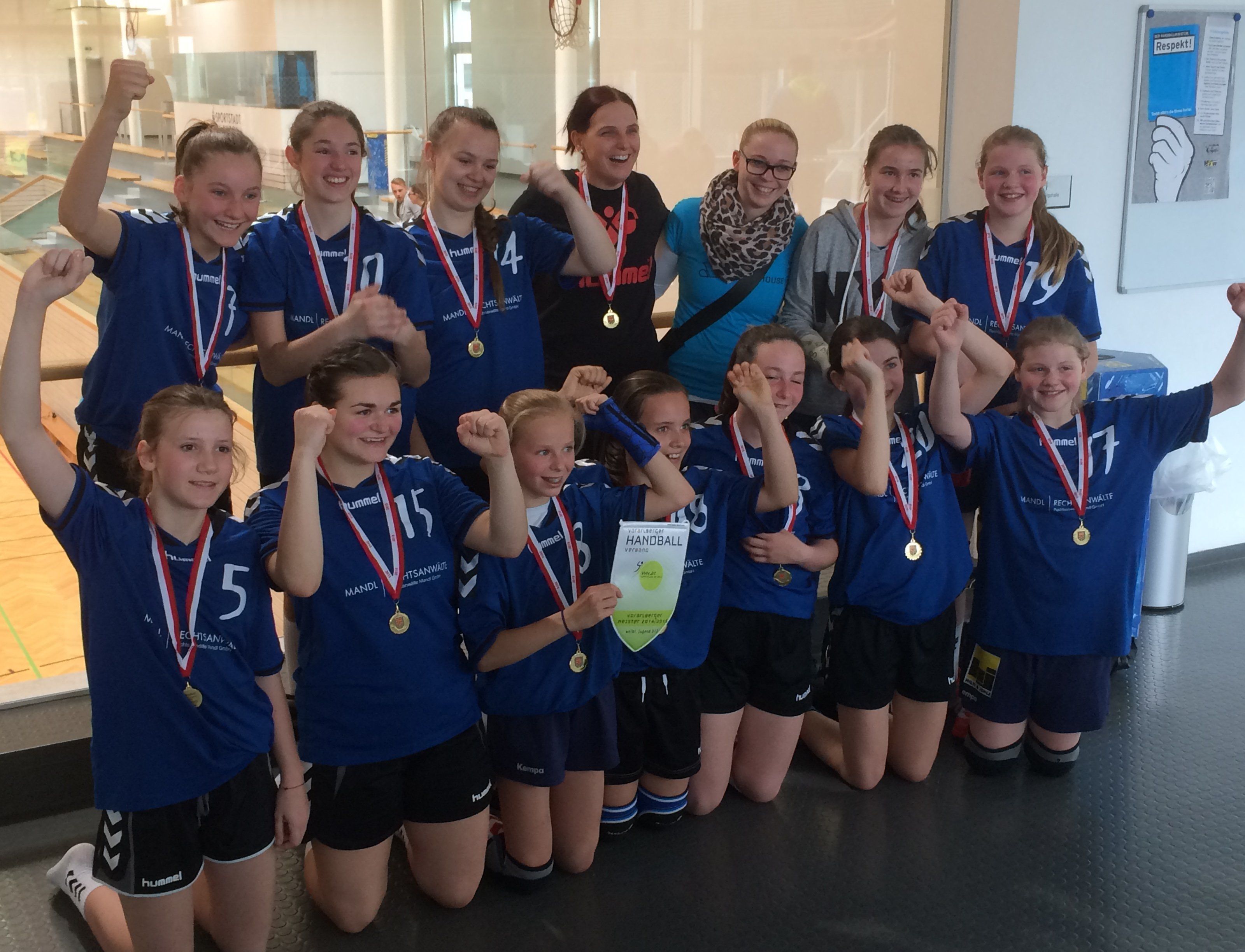 Zwei Landesmeistertitel für die Feldkircher Handballjugend Zwei Landesmeistertitel für die Feldkircher Handballjugend