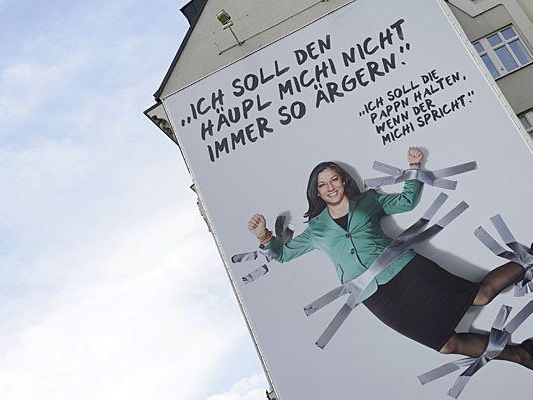 Das Vassilakou-Riesenplakat am Naschmarkt in Wien