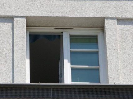 Eine 47-jährige Frau stürzte aus einem Fenster Eine 47-jährige Frau stürzte aus einem Fenster