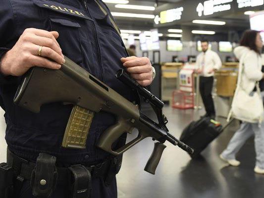 Am Wiener Flughafen wurden mutmaßliche Jihadisten festgenommen.