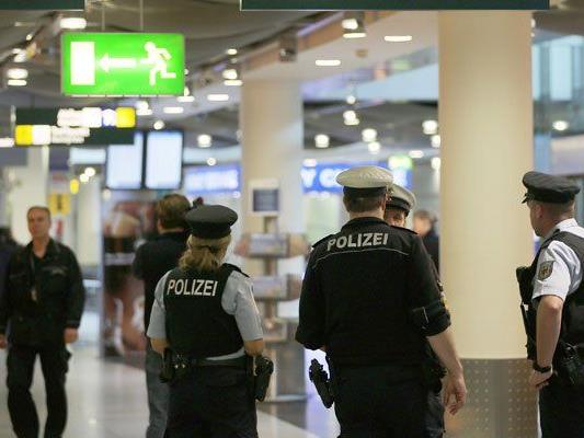 Am Salzburger Flughafen konnten die Prafümdiebe geschnappt werden.