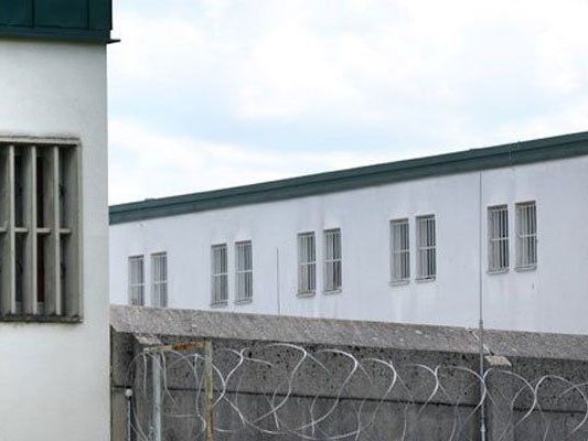 Flucht aus der Justizanstalt in NÖ. Flucht aus der Justizanstalt in NÖ.