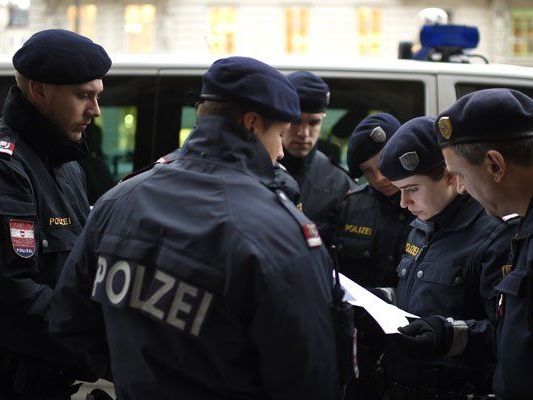 Wegen einer Messerstecherei wurde die Polizei in den 10. Bezirk gerufen. Wegen einer Messerstecherei wurde die Polizei in den 10. Bezirk gerufen.
