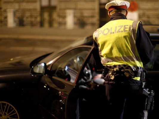 In Wien beendete die Polizei die Verfolgungsjagd. In Wien beendete die Polizei die Verfolgungsjagd.