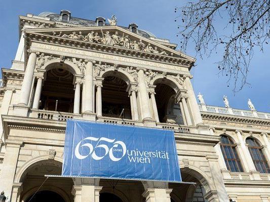 Die Uni Wien feiert ihr 650-jähriges Jubiläum mit einer Ausstellung zum Alten AKH.