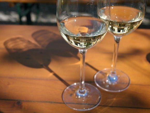 Österreicher trinken fast fünf Achterl Wein in der Woche
