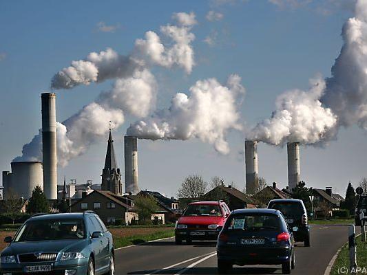 Starker CO2-Anstieg durch Nutzung fossiler Brennstoffe