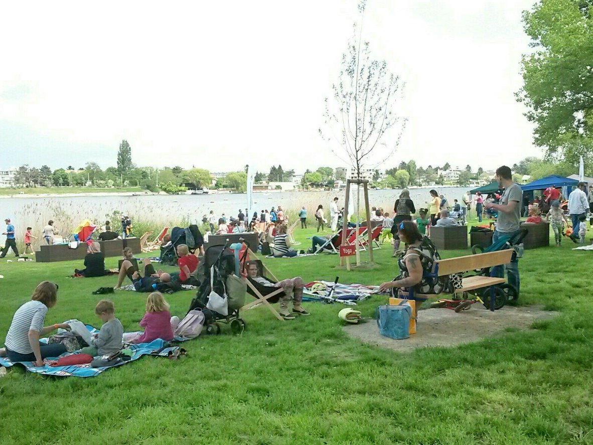 Am Wochenende wurde das Arbeiterstrandbad eröffnet - inklusive Picknick für die ganze Familie.