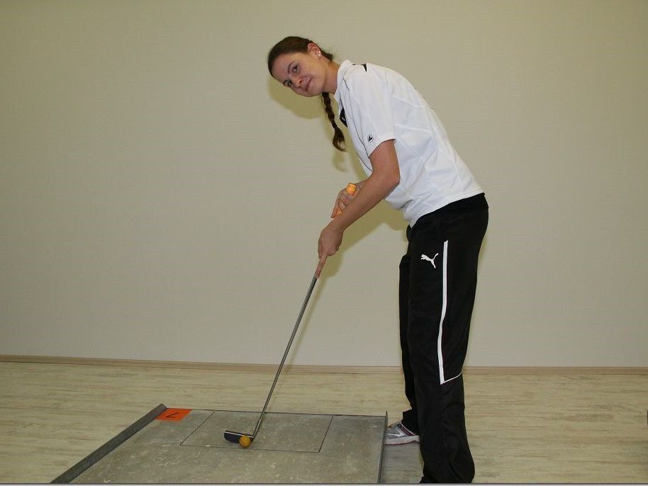 Die Klauserin Lara Jehle gehört zu den besten Bahnengolfern auf der ganzen Welt. Die Klauserin Lara Jehle gehört zu den besten Bahnengolfern auf der ganzen Welt.