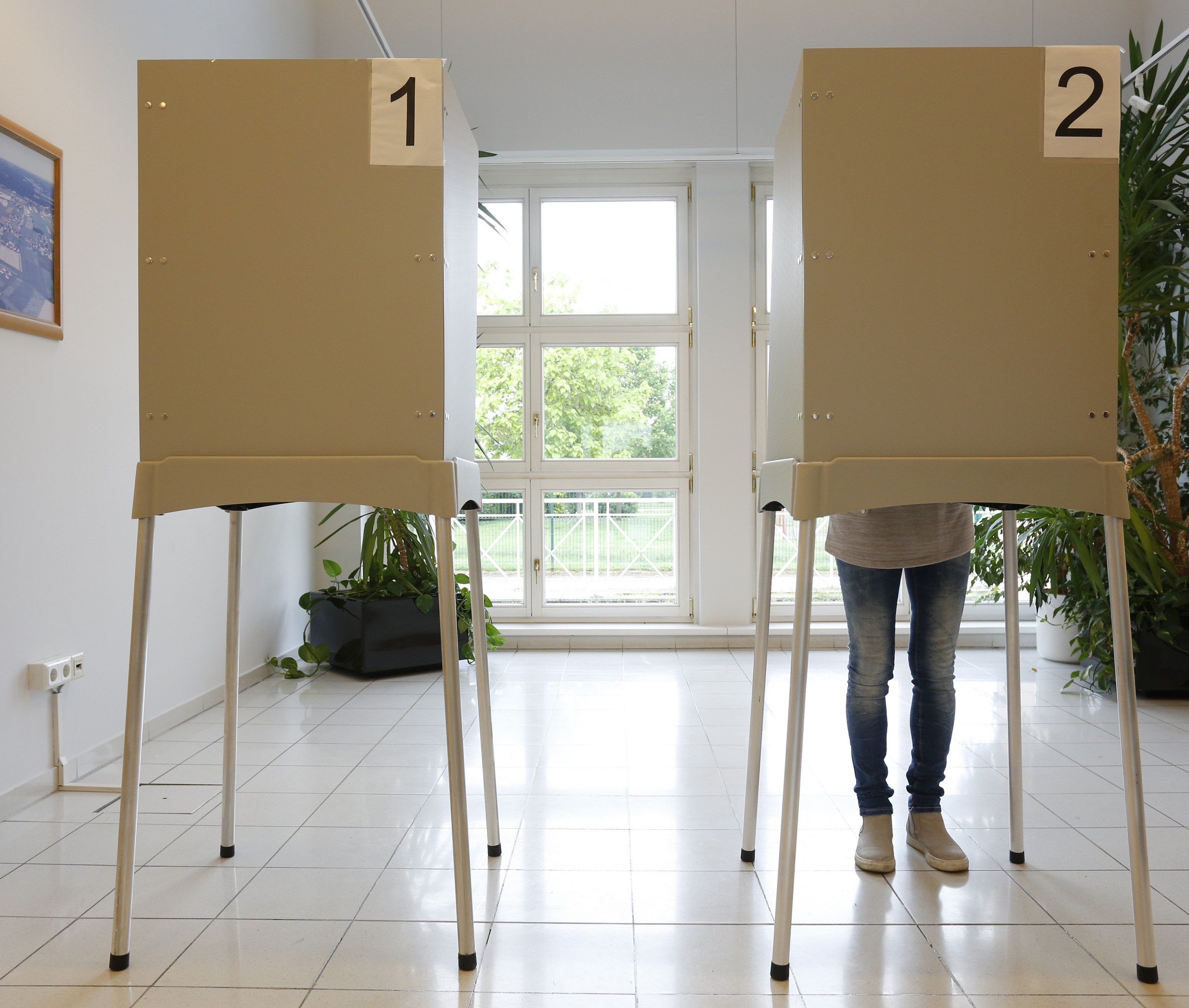 Die erste Hochrechnung zur Landtagswahl im Burgenland 2015. Die erste Hochrechnung zur Landtagswahl im Burgenland 2015.