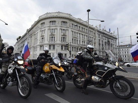 Die Mitglieder der umstrittenen russischen Motorradfahrer "Nachtwölfe" kehrten Wien wieder den Rücken