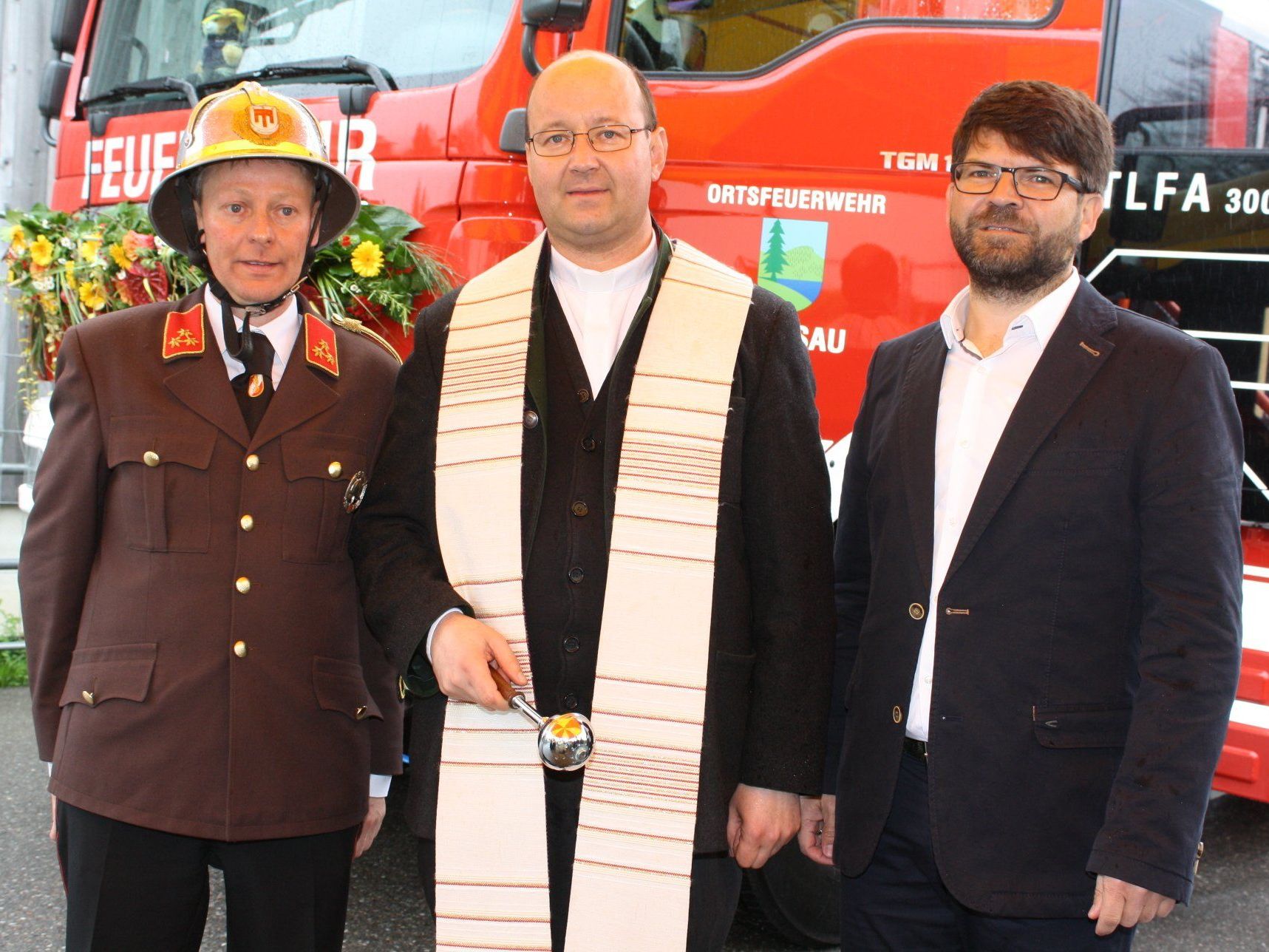 Kommandant Hans Grabher, Pfarrer Hubert Ratz und Bgm. Gerhard Beer. Kommandant Hans Grabher, Pfarrer Hubert Ratz und Bgm. Gerhard Beer.