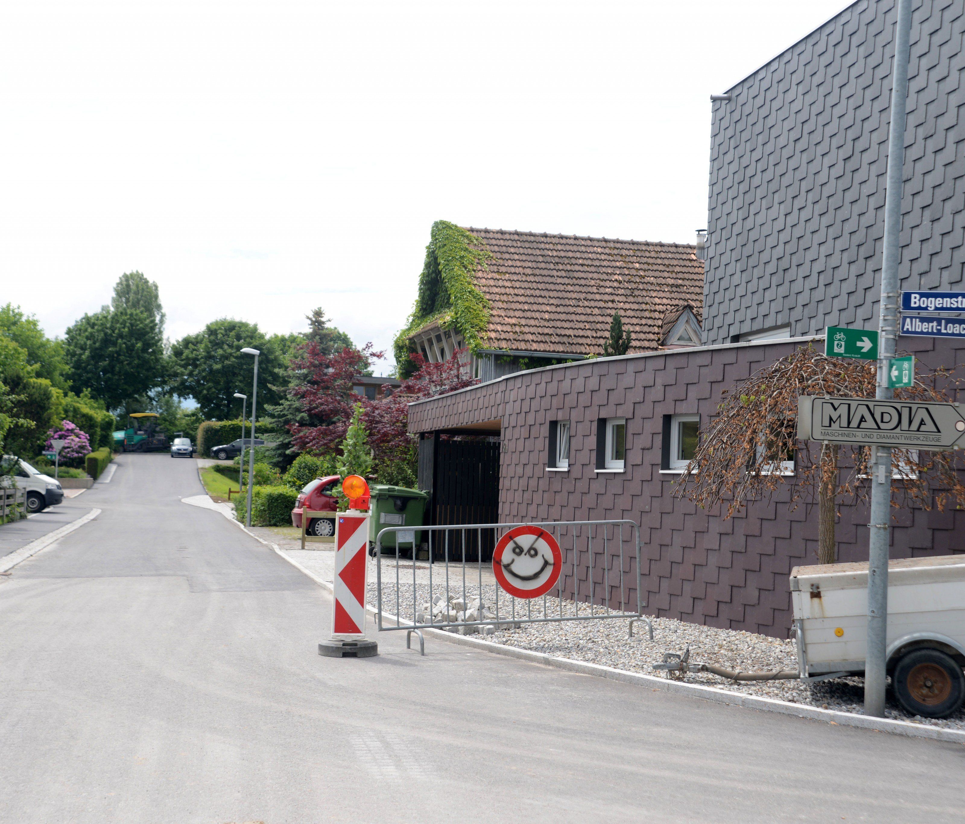Praktisch bis zur letzten Minute vor der Eröffnung wurde am Ausbau der Landesradroute gearbeitet. Praktisch bis zur letzten Minute vor der Eröffnung wurde am Ausbau der Landesradroute gearbeitet.