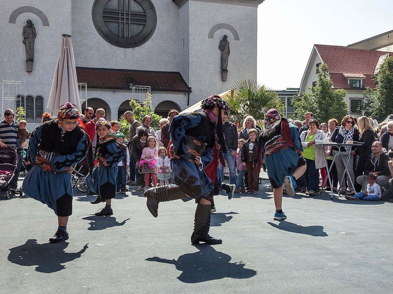 Markt der Kulturen auf dem Kirchplatz in Lustenau. Markt der Kulturen auf dem Kirchplatz in Lustenau.