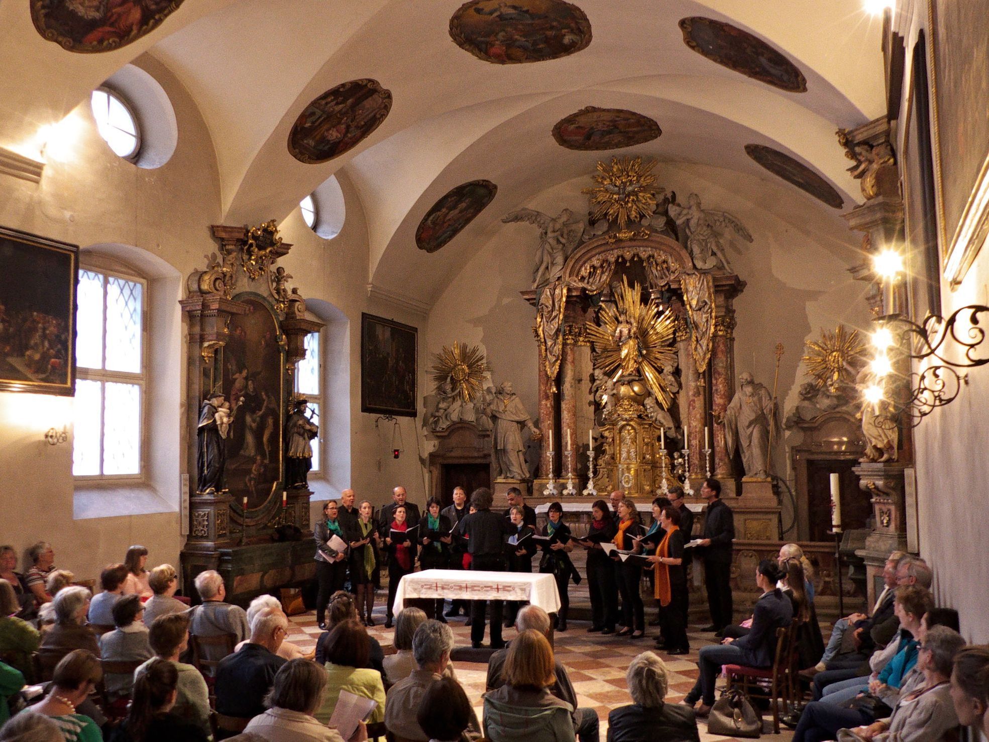 Auftritt des Belcantochors Salzburg in der Hauskapelle der alten Universität Salzburg, im Sacellum Auftritt des Belcantochors Salzburg in der Hauskapelle der alten Universität Salzburg, im Sacellum