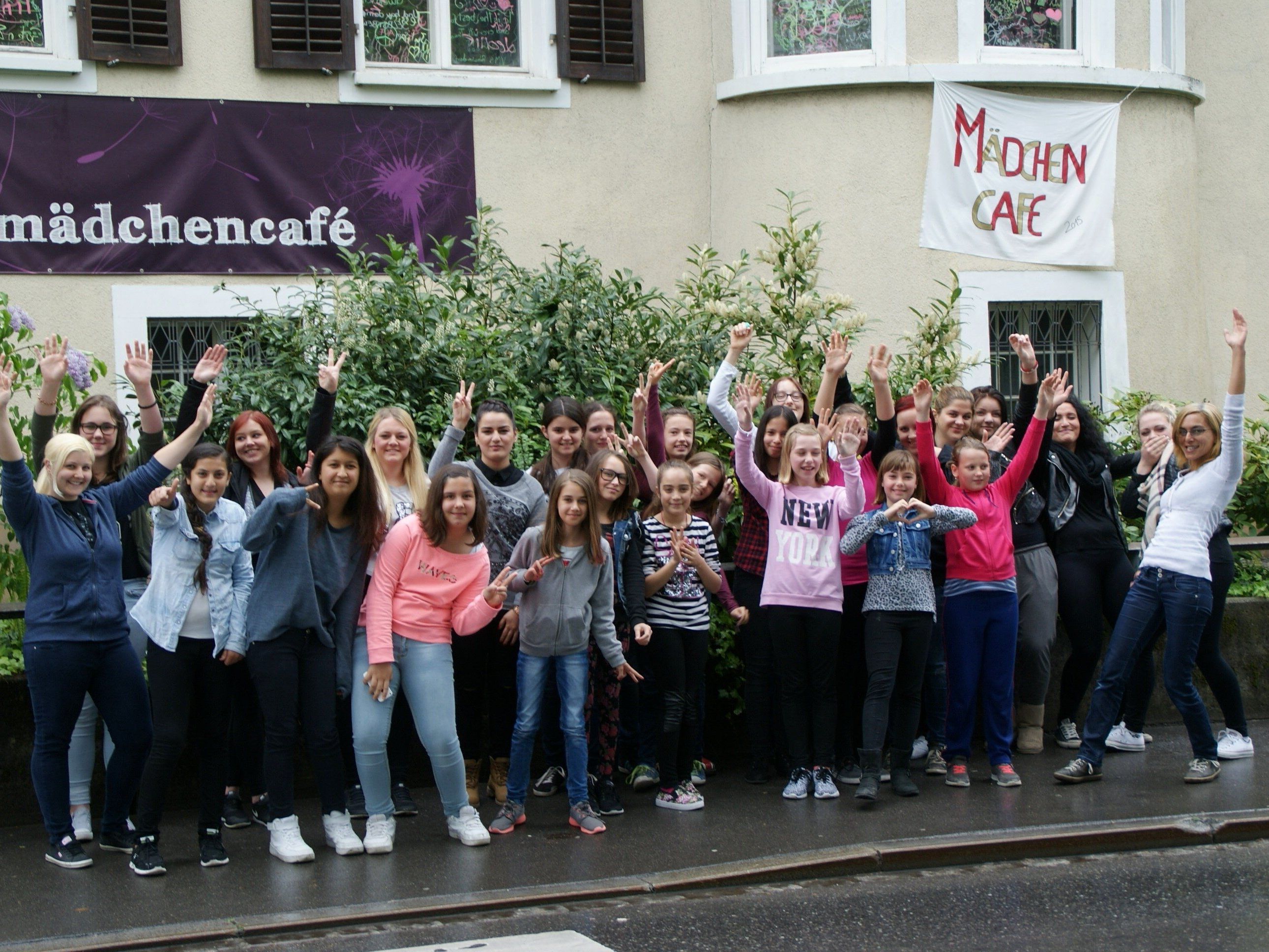 Mädchen verschaffen sich Gehör! Mädchen verschaffen sich Gehör!