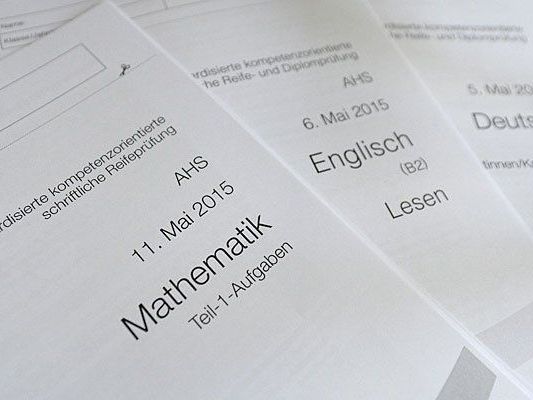 Aufgabenhefte für die neue standardisierte Reifeprüfung (Zentralmatura)