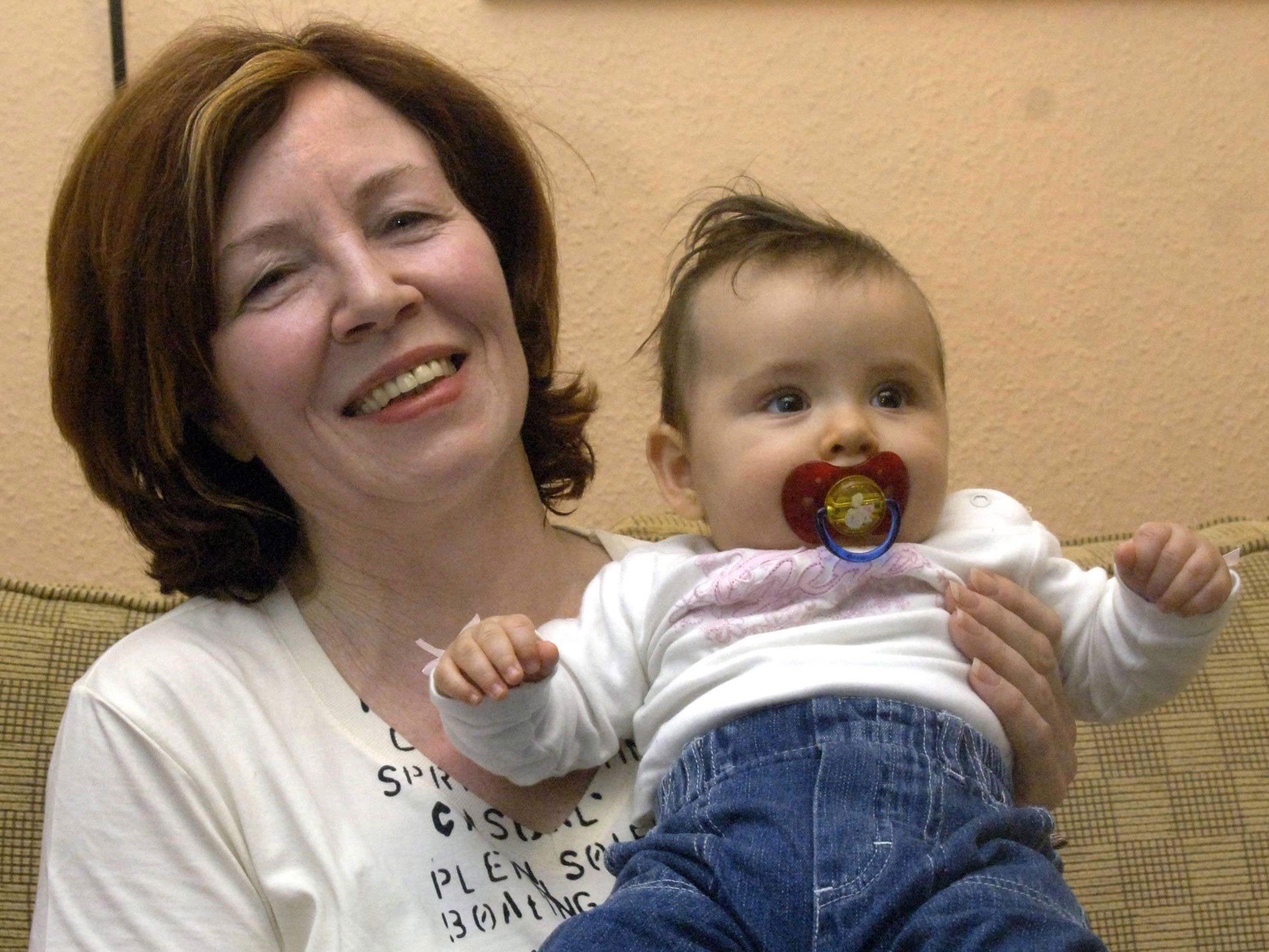 Rund 14 Wochen zu früh hat die 65-jährige Annegret R. ihre Vierlinge zur Welt gebracht.