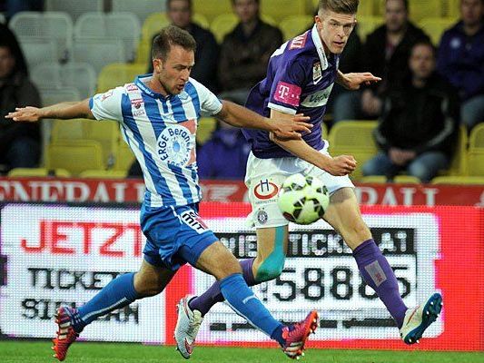 Beim Spiel: Marko Kvasina (Austria/r.) gegen Tobias Kainz (Wr. Neustadt)