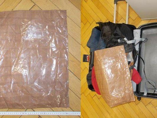In einem manipulierten Koffer wurden die Drogen transportiert.
