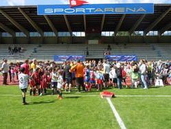 Begeisterung beim Jugend-Fußballturnier Begeisterung beim Jugend-Fußballturnier