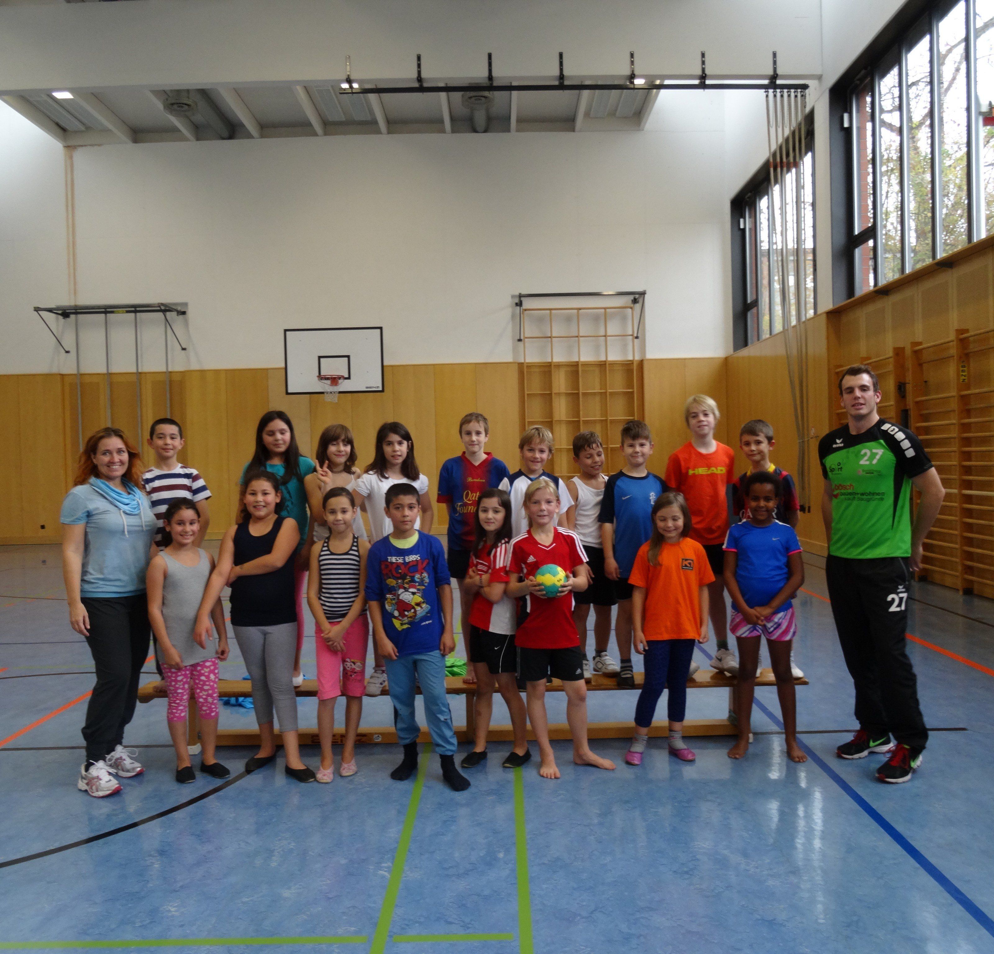 Die 3c Klasse freute sich über den Besuch des Handballclubs Die 3c Klasse freute sich über den Besuch des Handballclubs