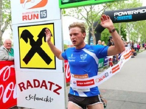 Max Bergström gewinnt den 11. Millennium City Run. Max Bergström gewinnt den 11. Millennium City Run.