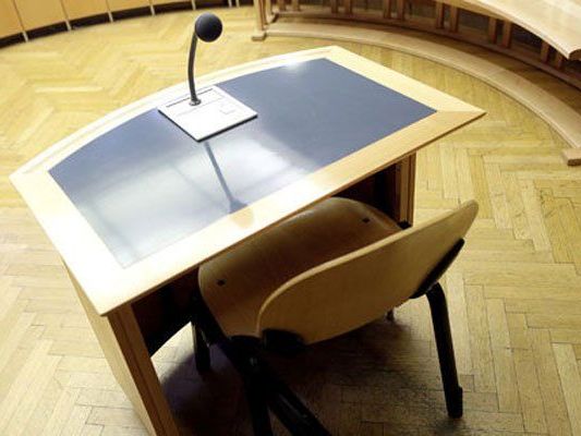 Prozess gegen mutmaßlichen Schlepper. Prozess gegen mutmaßlichen Schlepper.