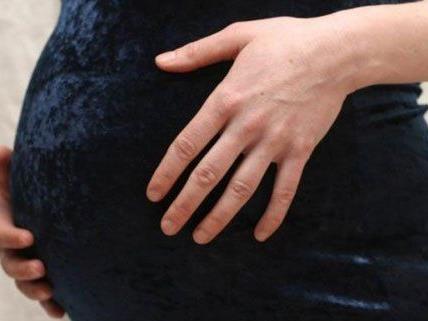 Eine schwangere Frau wurde tätlich angegriffen