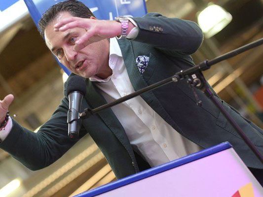 HC Strache beim Wahlkampffinale in Eisenstadt. HC Strache beim Wahlkampffinale in Eisenstadt.