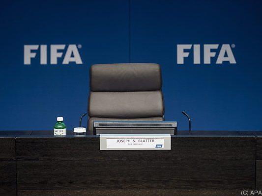 Blatter will seinen Präsidentenstuhl nun doch räumen