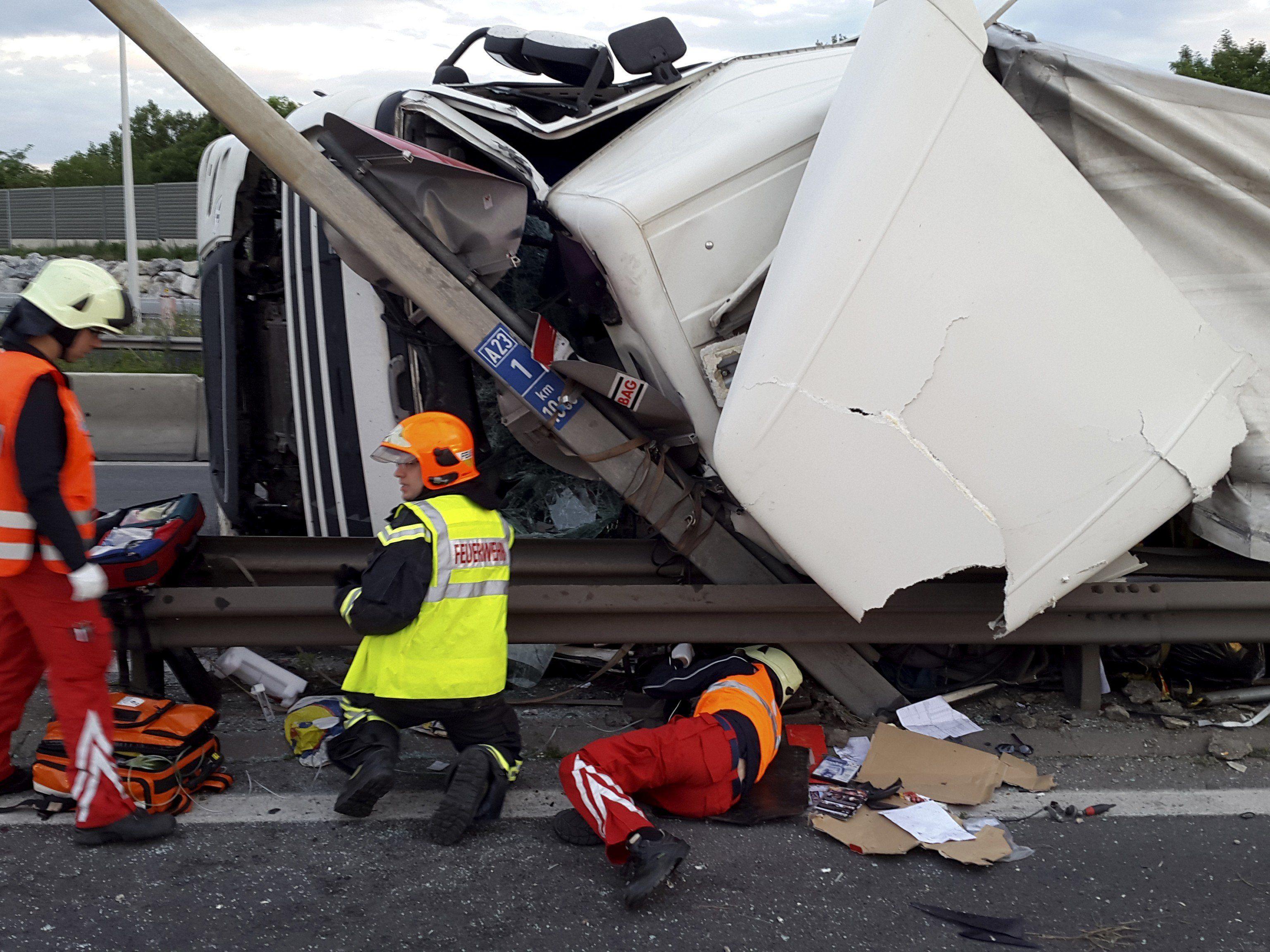 Am Montag ereignete sich ein schwerer Verkehrsunfall auf der Wiener Südosttangente (A23).
