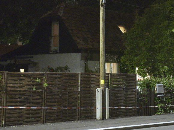 In diesem Haus geschah die Bluttat. In diesem Haus geschah die Bluttat.