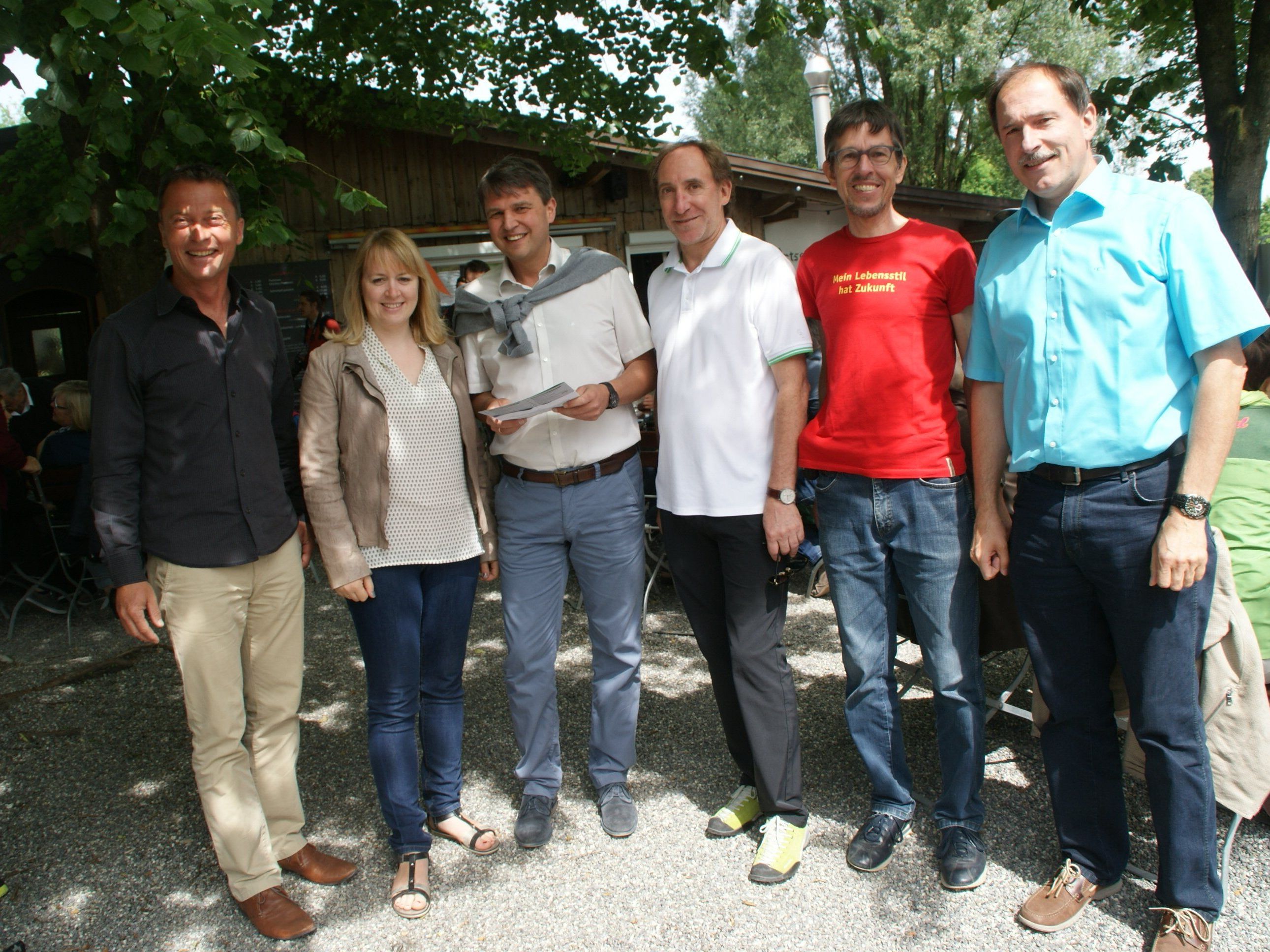 Alle Beteiligten sind mit ihrem Werk hoch zufrieden! Alle Beteiligten sind mit ihrem Werk hoch zufrieden!