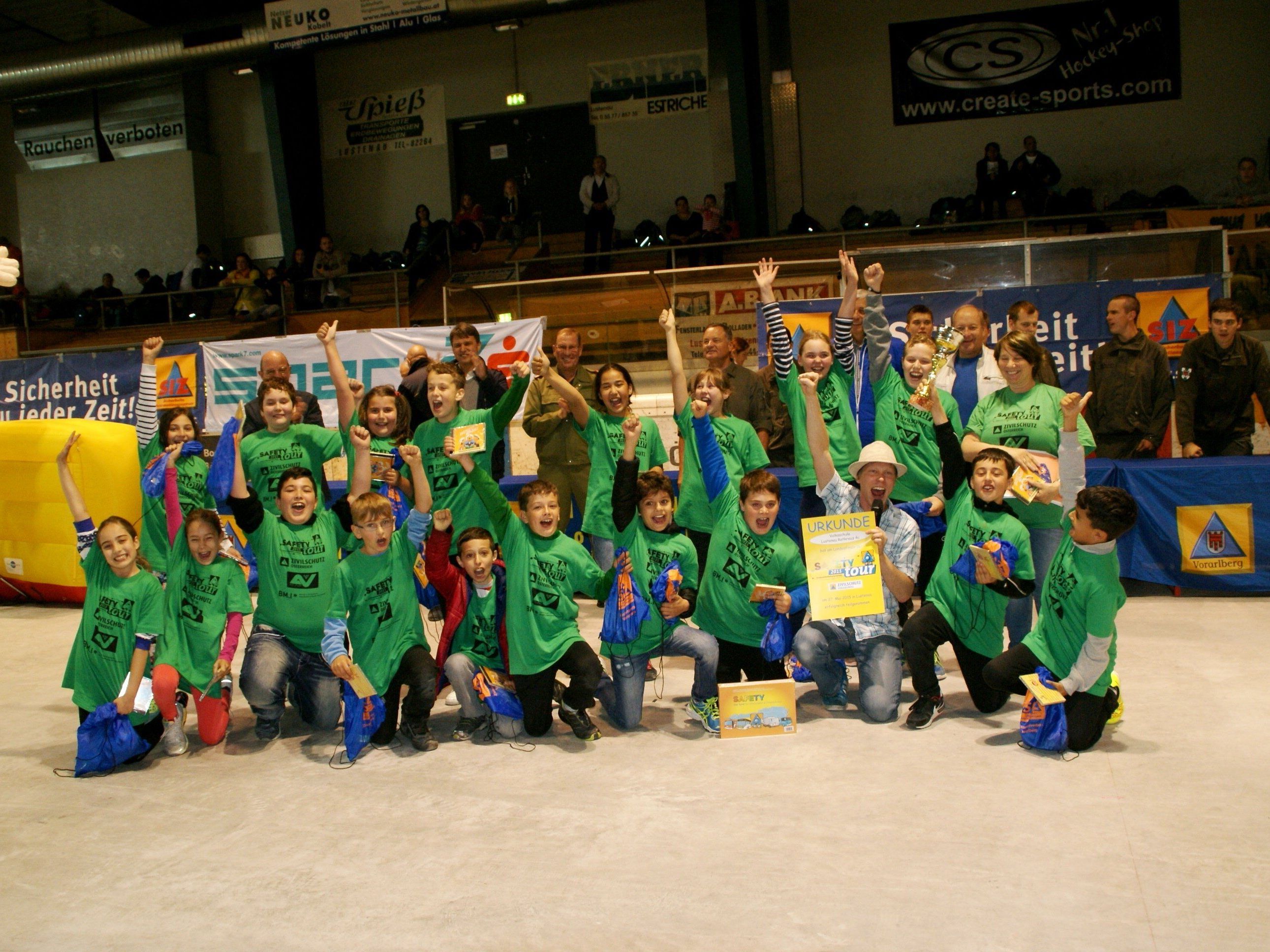 Kampf der Gefahr - die Schüler der 4c Rotkreuz siegten bei der Kinderolympiade Kampf der Gefahr - die Schüler der 4c Rotkreuz siegten bei der Kinderolympiade