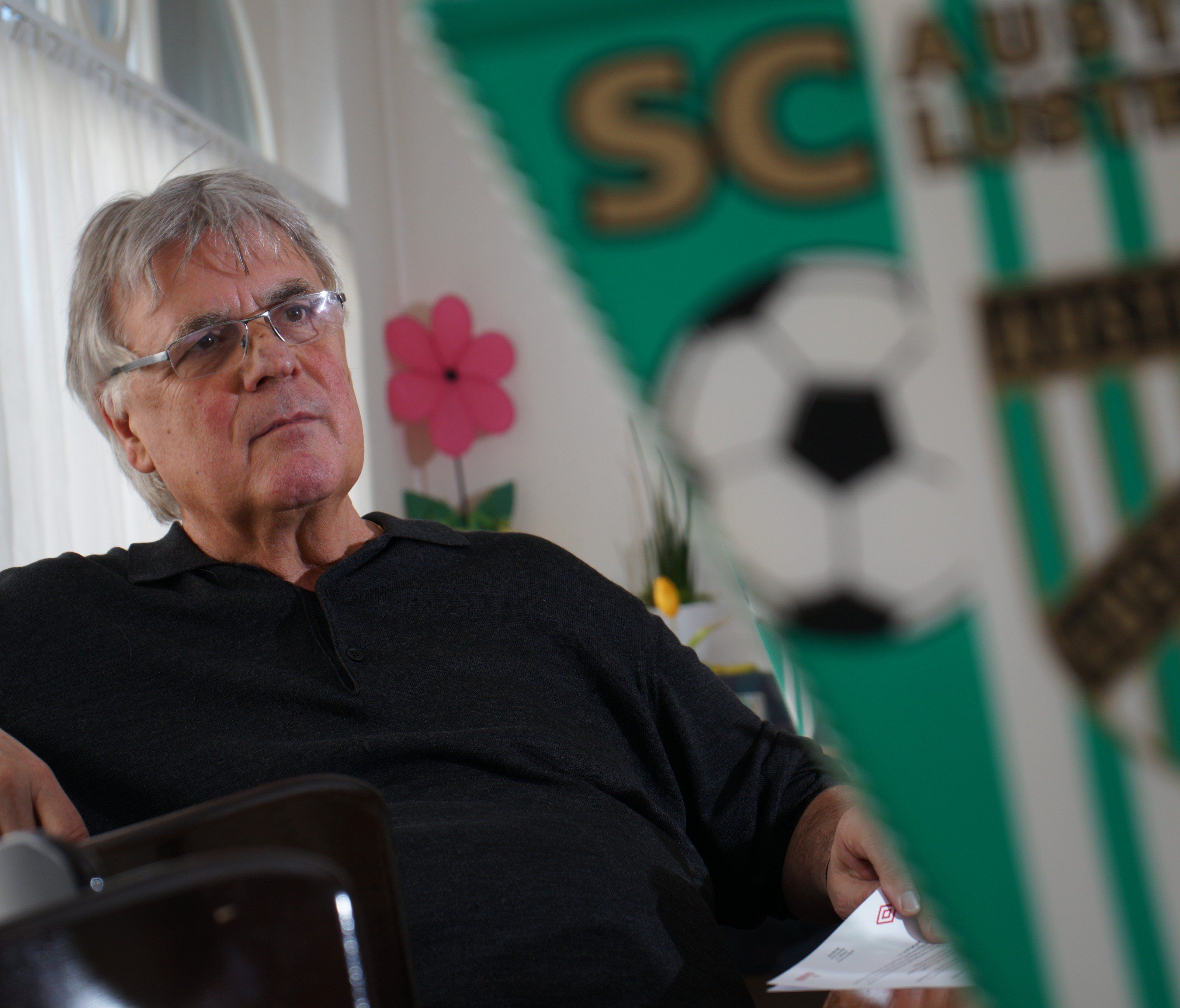 Präsident Hubert Nagel lädt zur Pressekonferenz. Präsident Hubert Nagel lädt zur Pressekonferenz.