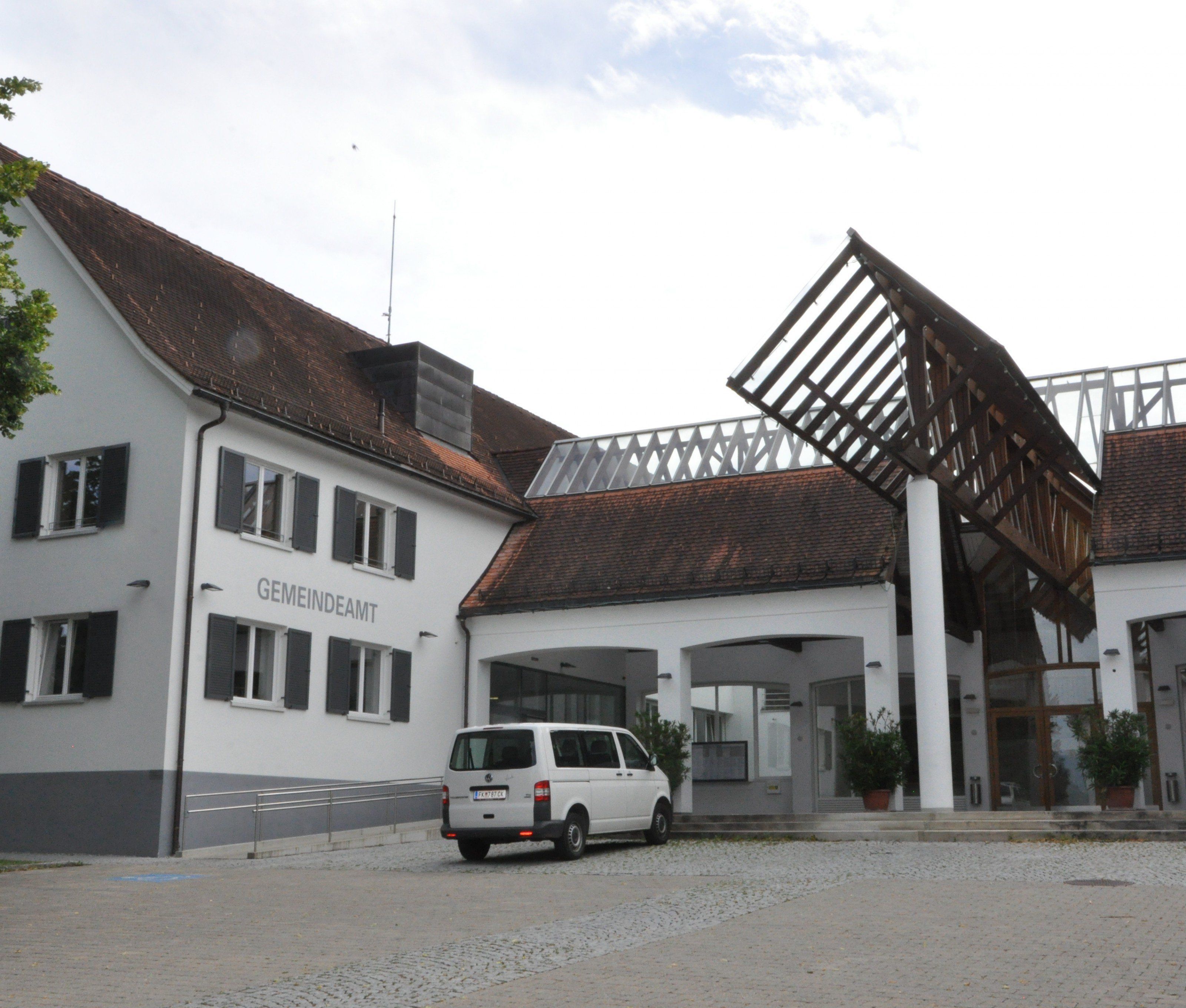 Der Klauser Rechnungsabschluss wurde einstimmig genehmigt. Der Klauser Rechnungsabschluss wurde einstimmig genehmigt.