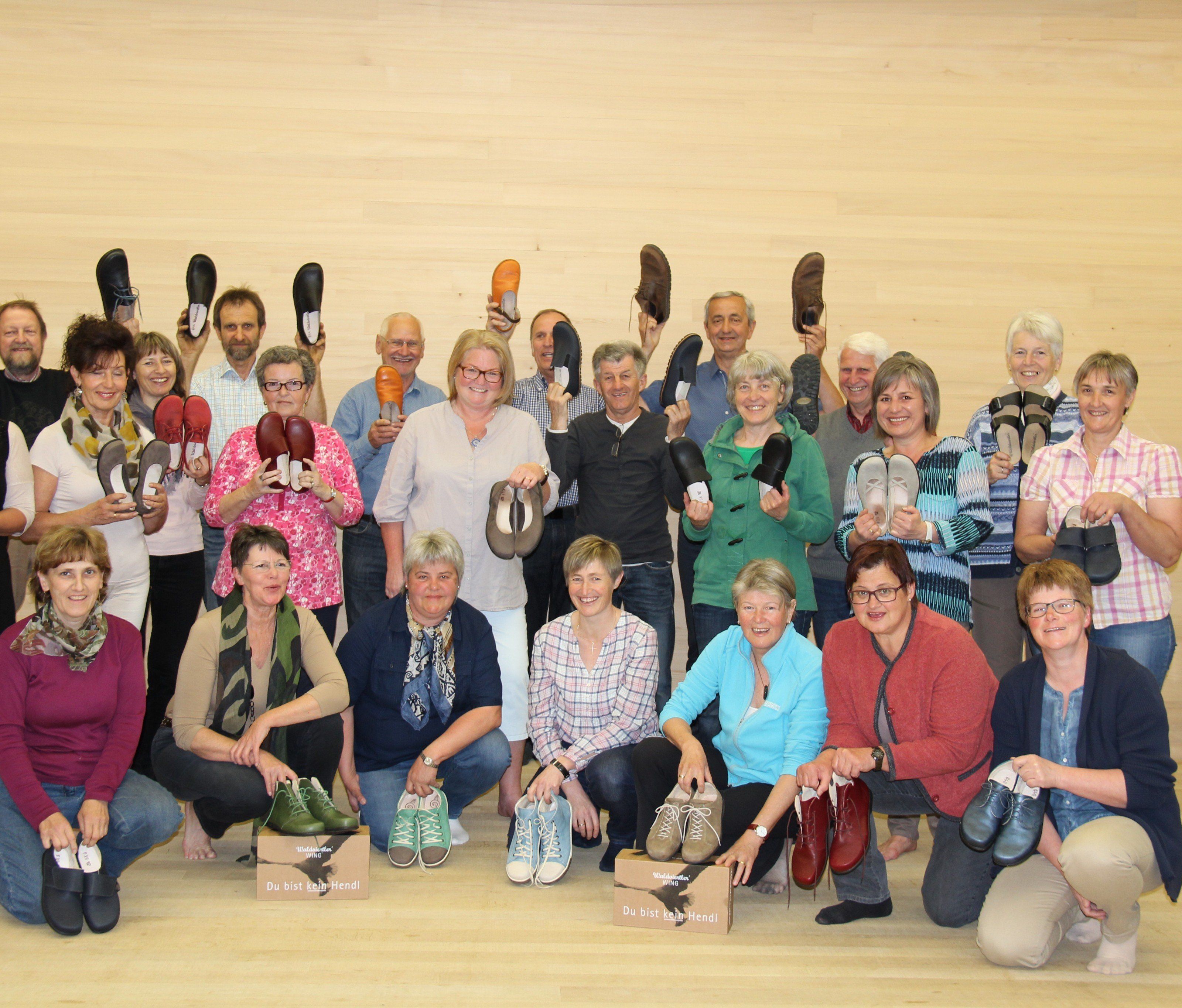 Der Chor "pro musica" wurde für die Schuh- Idee ausgezeichnet. Der Chor "pro musica" wurde für die Schuh- Idee ausgezeichnet.