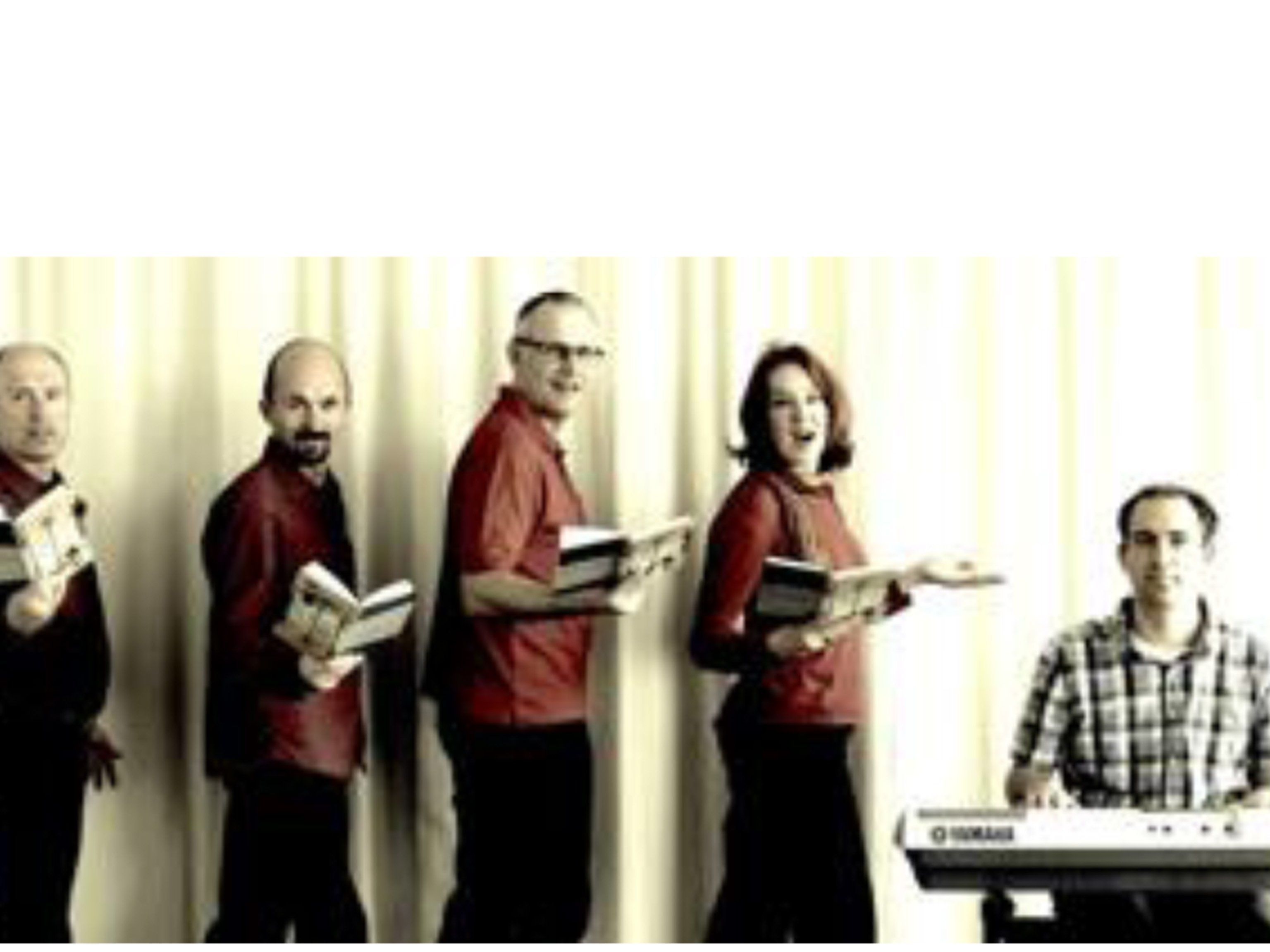 Rochus Schertler und das Theater Phönix gestalten diesen Abend ernst und zugleich humorvoll. Rochus Schertler und das Theater Phönix gestalten diesen Abend ernst und zugleich humorvoll.