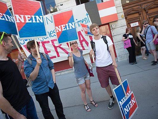 SPÖ-Jugend-Protest gegen ein Rot-Blau Bündnis im Burgenland